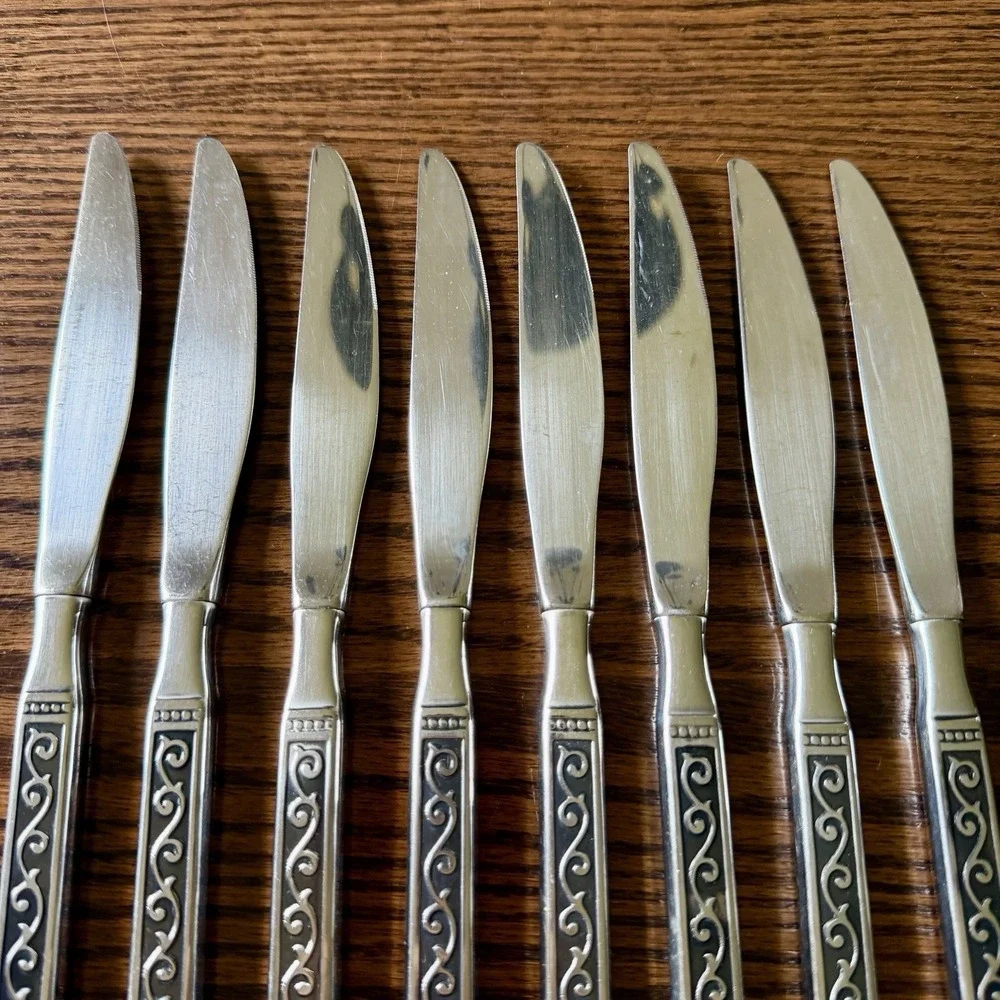 ONEIDA‎ LTD. ROGERS 1881 SPANISH COURT Set of 8 Dinner Knives